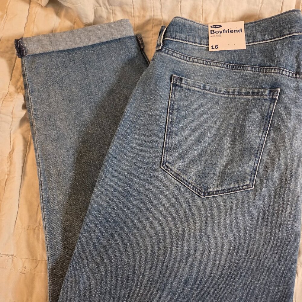 Old Navy Mid-Rise Boyfriend Jeans